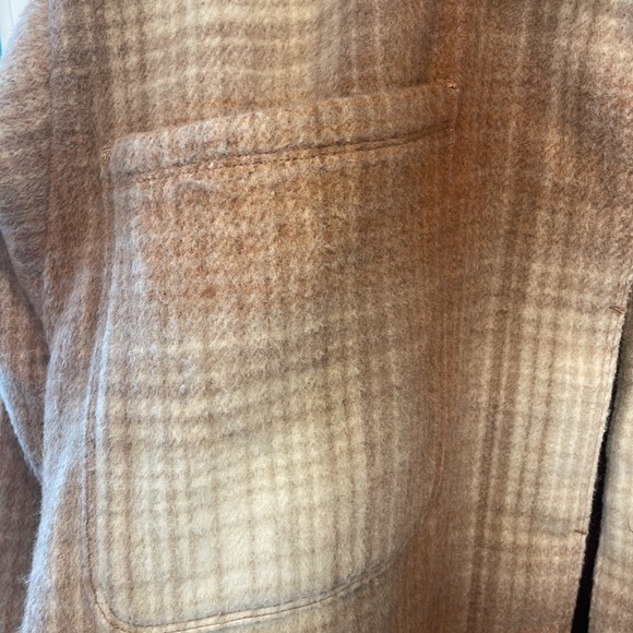 CUTS oversized shacket with pockets on the chest and at the waist - Picture 3 of 4